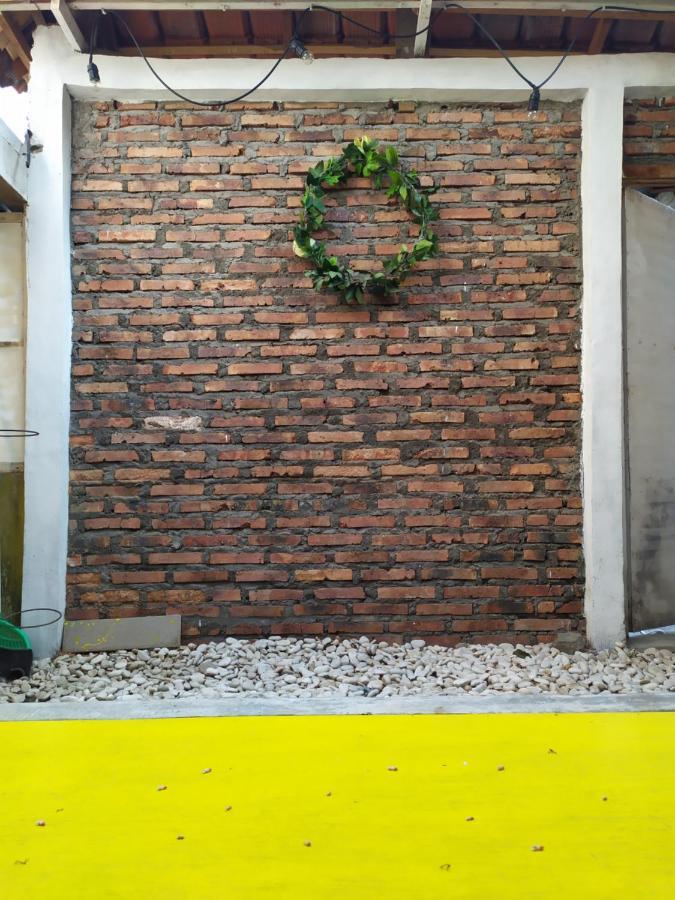 Rumah Teman Backpacker Σεμαράνγκ Εξωτερικό φωτογραφία